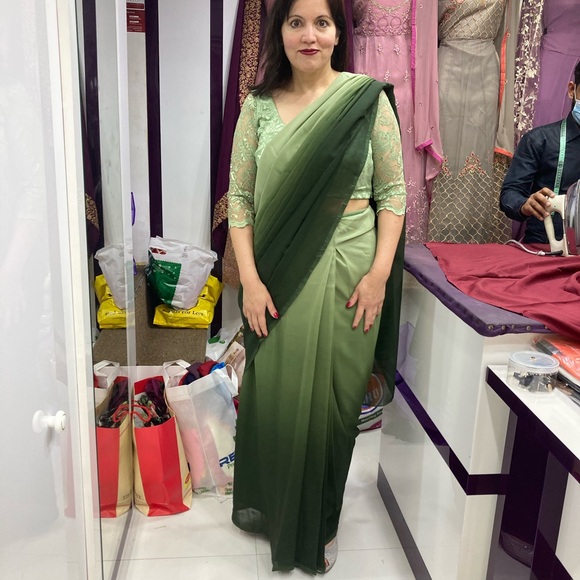 Brand new 2 tone georgette Indian green sari - pleats stitched - Picture 3 of 3